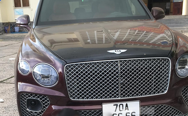 Đại gia ở Tây Ninh mua xe Bentley Bentayga V8 hơn 21 tỷ trúng biển tứ quý 6  