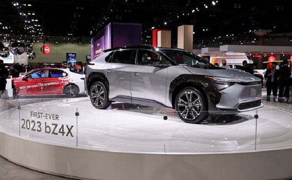 Hãng Toyota triệu hồi xe điện bZ4X 2022
