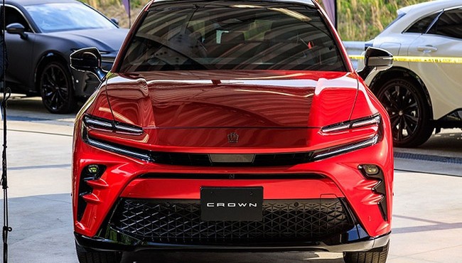 Toyota Crown Sport 2024 trông giống như siêu xe