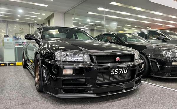 Nissan Skyline GT-R V-Spec II chạy 23 năm bán hơn 1,7 tỷ 