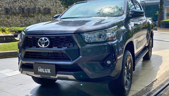 Toyota Hilux 2024 từ 685 triệu đồng có gì hay?