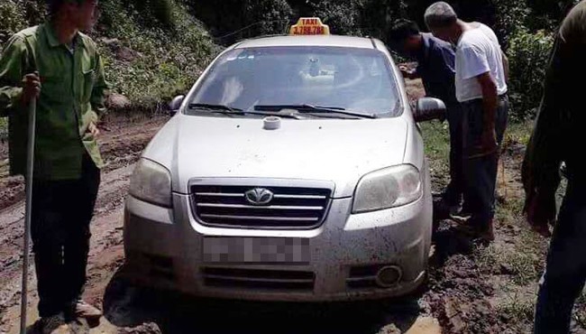 3 người nước ngoài nghi giết tài xế ở Sơn La cướp taxi