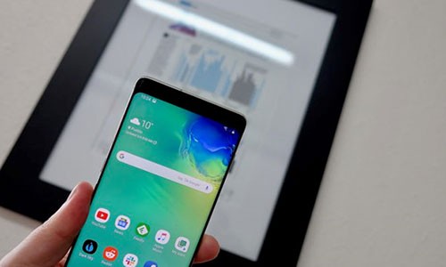 Cách ẩn camera đục lỗ trên Galaxy S10, S10 Plus