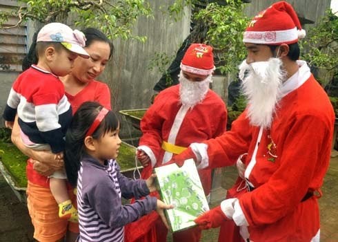 Dịch vụ cho thuê ông già Noel tặng quà Giáng sinh sắp vào mùa bội thu