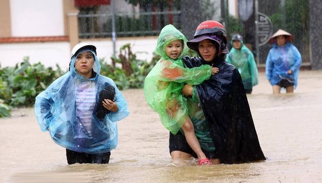 BÁO TRI THỨC VÀ CUỘC SỐNG KÊU GỌI ỦNG HỘ ĐỒNG BÀO VÙNG BÃO LŨ