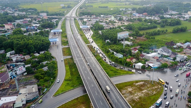 Đẩy nhanh tiến độ các dự án đường bộ cao tốc trọng điểm quốc gia