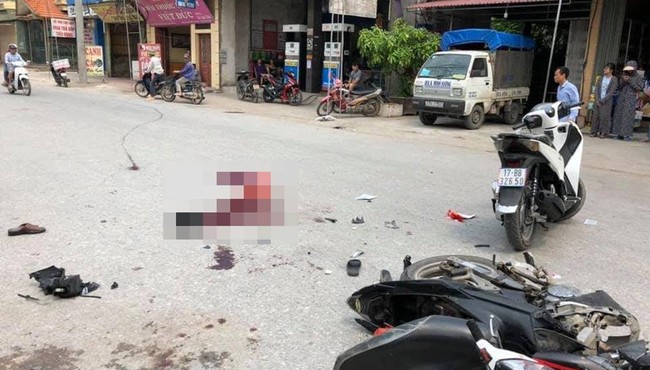 Hai bố con tử vong khi va chạm với xe máy đi đưa dâu ở Thái Bình