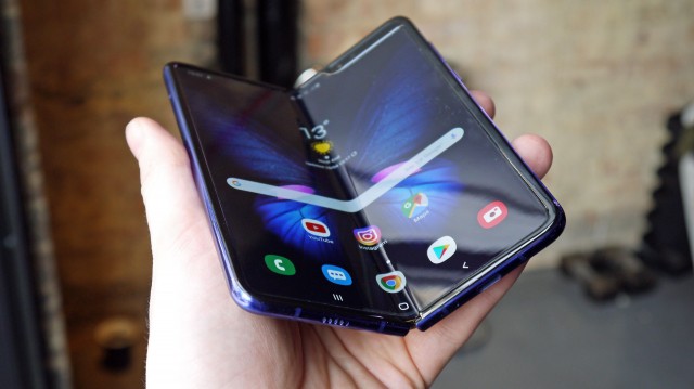 Galaxy Fold sẽ được bán ra vào tháng 9/2019, giá từ 1980 USD