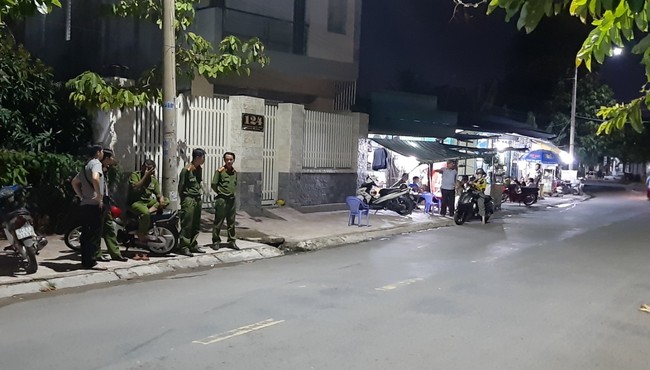 Hai nhà sát vách mâu thuẫn vì chuyện để xe máy dẫn đến án mạng