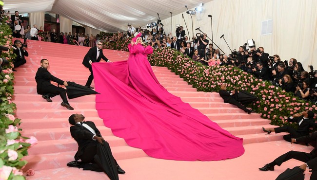 Choáng với loạt trang phục kỳ lạ “khó đỡ” tại Met Gala 2019