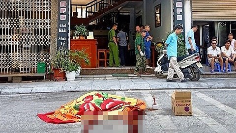 Thanh niên cắt cổ tay không chết nên nhảy lầu 3 xuống đất