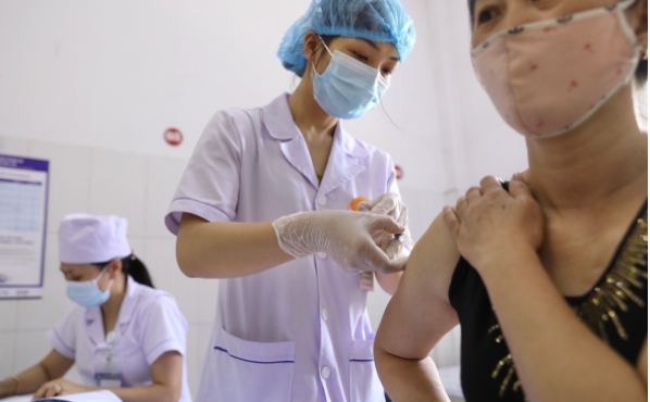 Nhóm người có bệnh nền nào không được tiêm vaccine COVID-19?