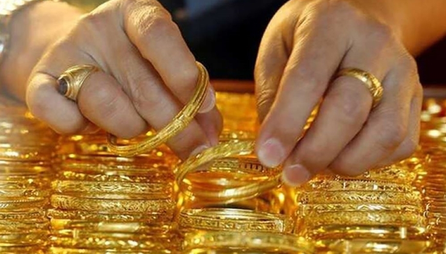 Giá vàng trong nước “neo đỉnh”, nhà đầu tư cá nhân nên thận trọng