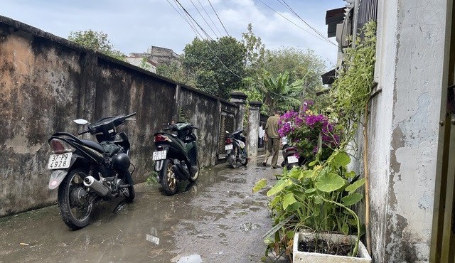 Tạt xăng đốt phòng trọ, hai người chết thương tâm