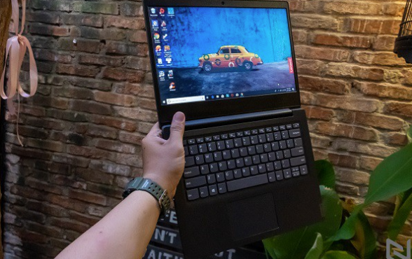 Loạt laptop 'rẻ mà xịn' có thể tặng người yêu mùa Valentine