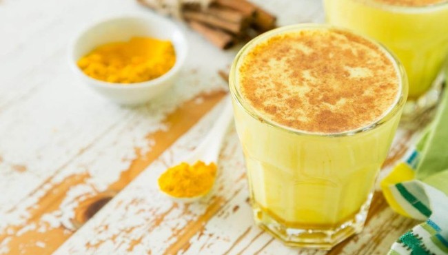 Cách pha latte nghệ vừa làm đẹp da vừa tốt cho dạ dày