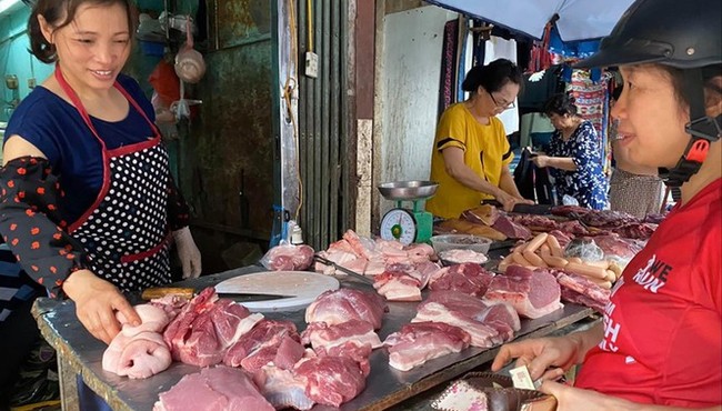 Giá thịt heo hôm nay lên 200.000 đồng/kg, cao chưa từng có