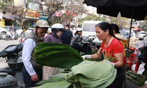 Cận cảnh chợ lá dong Hà Nội ngày giáp Tết