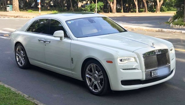 Rolls-Royce Ghost lăn bánh 8 năm được bán với giá 10 tỷ 