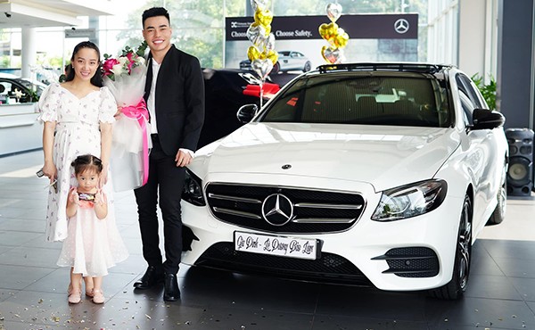 Lê Dương Bảo Lâm tậu Mercedes E-Class gần 3 tỷ