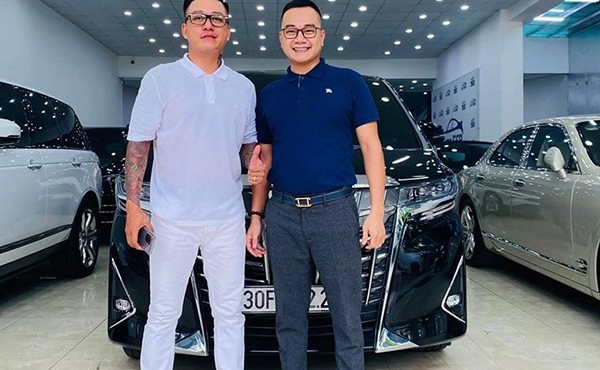 Cận cảnh Toyota Alphard gần 4 tỷ đồng của ca sỹ Tuấn Hưng 