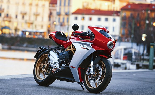 Mô tô MV Agusta Superveloce 800 có giá gần 1 tỷ đồng 