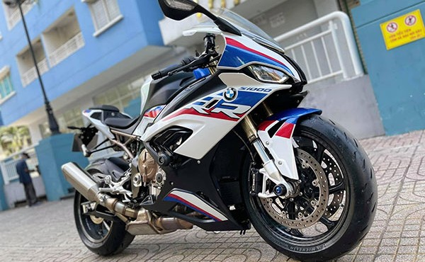 BMW S1000RR 2020 'chạy lướt' chỉ hơn 900 triệu ở Sài Gòn