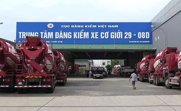 Ôtô hết hạn đăng kiểm vẫn lưu thông thì chủ xe hay tài xế bị phạt?