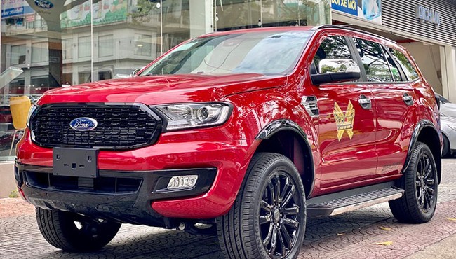 Ford Everest giảm 100 triệu đồng trong tháng 5/2021