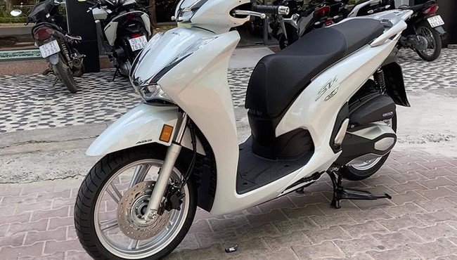Honda SH350i có giá gần bằng chiếc ô tô tại Việt Nam?