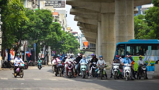 Dừng đèn đỏ sai vị trí có thể bị phạt tới 2 triệu đồng
