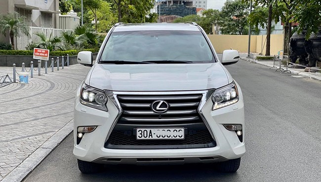 Cận cảnh Lexus GX460 chạy 5 năm giá hơn 3 tỷ 