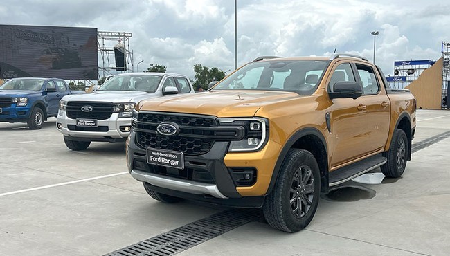 Ford Ranger thêm bản Sport tại Việt Nam giá 864 triệu đồng