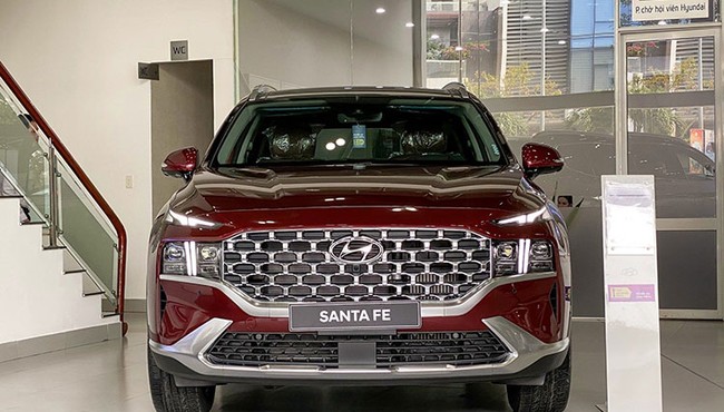 Những chiếc Hyundai SantaFe 'kèm lạc' mất giá hàng trăm triệu đồng