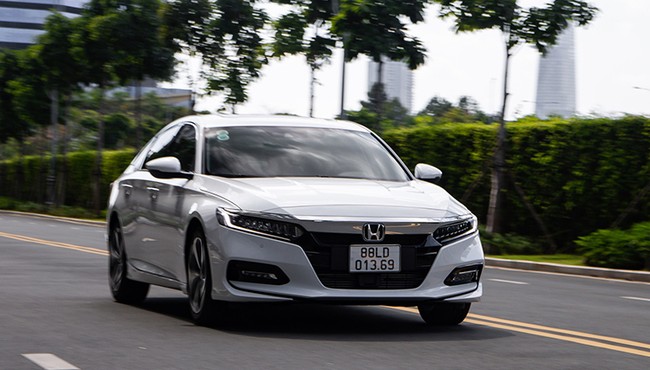 Xe Honda Accord được giảm giá kỷ lục 220 triệu đồng