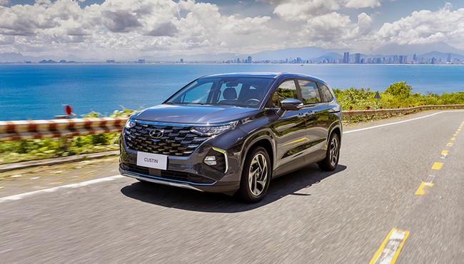 Chi tiết MPV Hyundai Custin  