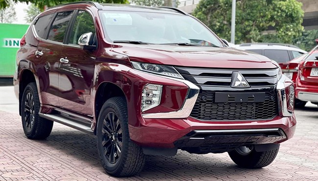 Người mua xe Mitsubishi Pajero Sport được giảm gần 300 triệu