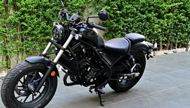 Cận cảnh Honda Rebel 300 E-Clutch từ 121 triệu đồng