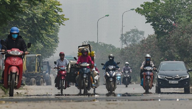 Shipper tăng giá, chê đơn hàng trong ngày Hà Nội nắng nóng