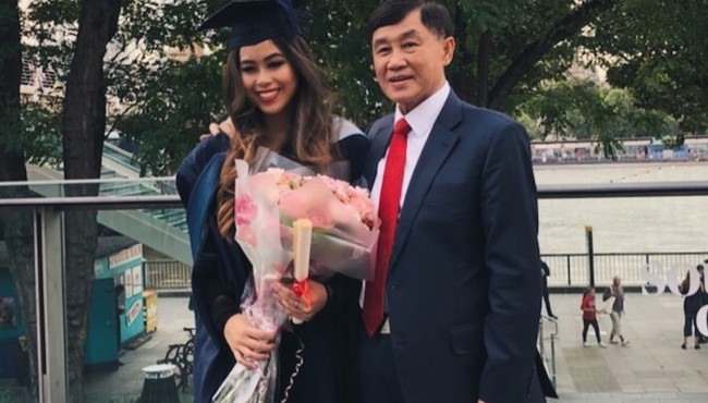 Lý do ông ‘Vua hàng hiệu’ thuê chuyên cơ đưa ‘gái rượu’ về Việt Nam cách ly?