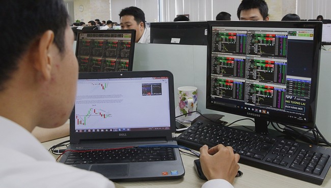 VN-Index lập kỷ lục và tiến tới mốc 1.405 điểm phiên 28/6