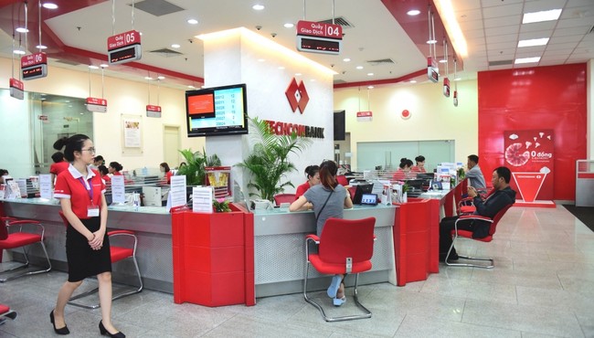 Mỗi tuần một doanh nghiệp: Tăng trưởng tín dụng của Techcombank sẽ chậm lại về cuối năm