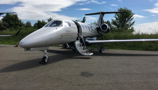 Bên trong chuyên cơ Phenom 300 giá 10 triệu USD dành cho giới siêu giàu