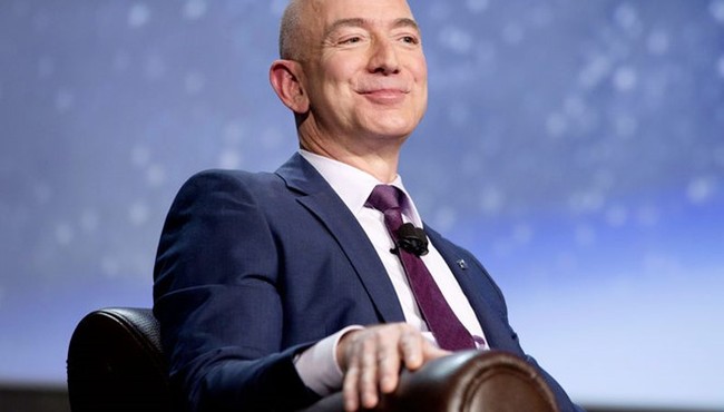 CEO Amazon Jeff Bezos kiếm được hơn 3 tỷ đồng mỗi phút