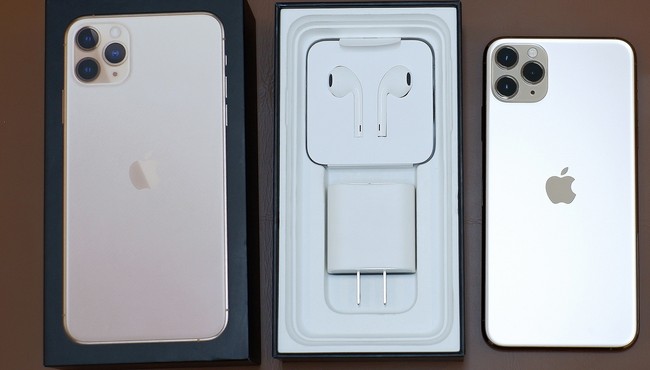 Cận cảnh iPhone 11 Pro Max đầu tiên về Việt Nam giá 100 triệu đồng