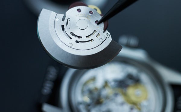 Bên trong nhà máy sản xuất đồng hồ Rolex trước khi đóng cửa vì Covid-19