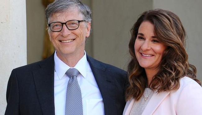 Với 98 tỷ USD, Bill Gates ngoài làm từ thiện còn tiêu núi tiền vào việc gì?