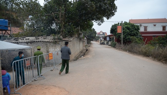 Hải Dương thực hiện giãn cách xã hội, Quảng Ninh dừng mọi hoạt động vận tải hành khách từ 6h ngày 28/1