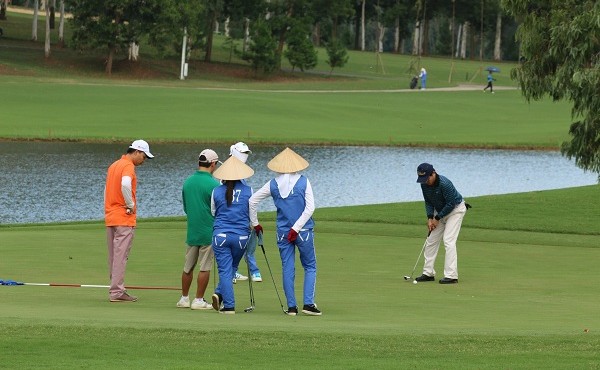 TP Hà Nội tạm dừng hoạt động các sân golf để chống dịch 