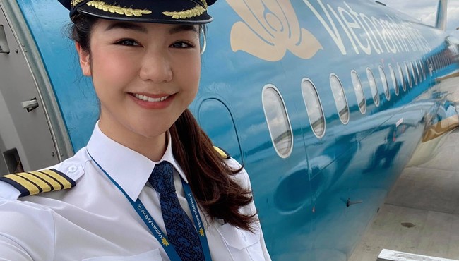 Vẻ đẹp mặn mà của nữ cơ trưởng Huỳnh Lý Đông Phương 
